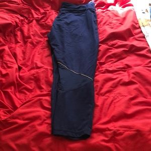 SO Yoga Capri Leggings